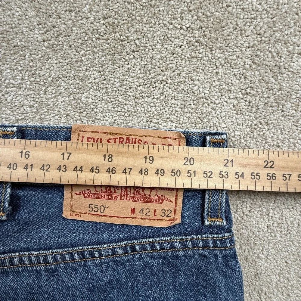 Levi's 550 Mens 42x32 Relaxed‎ Fit Medium Wash Blue Denim Jeans